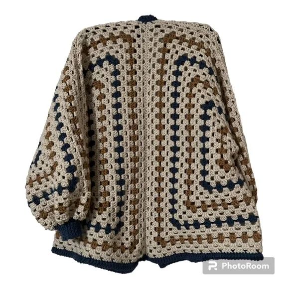 crochet chunky cardigan. - Picture 3 of 3